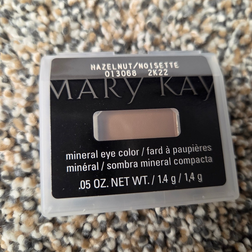 Mary Kay Mineral Eye Color Hazelnut Noisette 013068 Matte Brown Eyeshadow 0.05oz